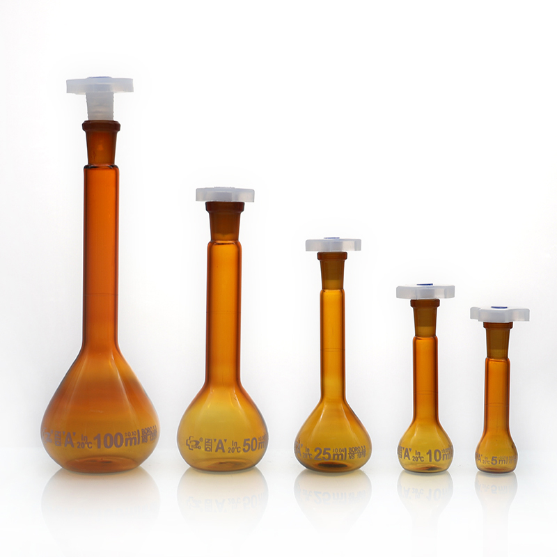Pyrex™ Amber Borosilicate Glass Class A Volumetric Flask Capacity